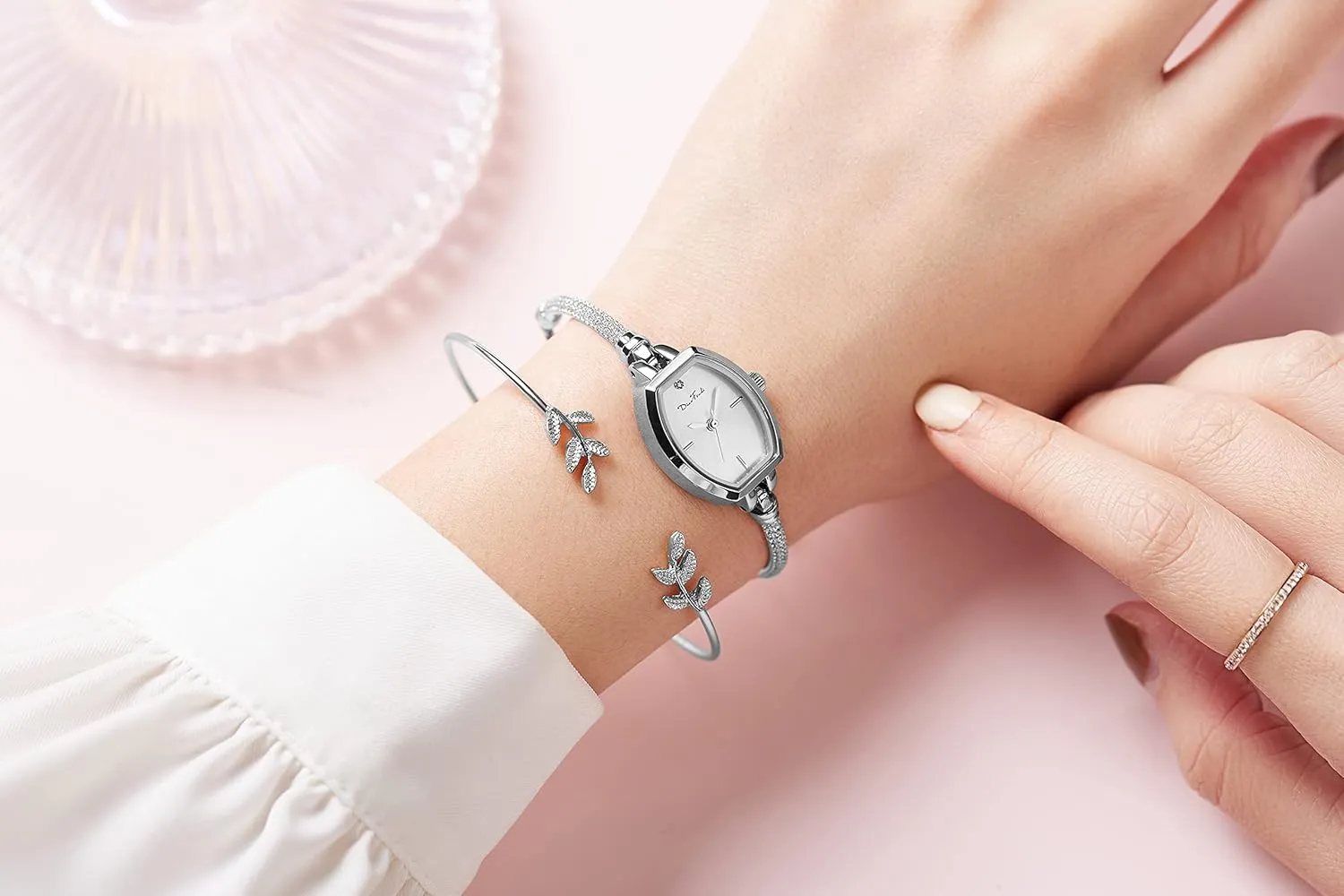 Dress Analog Watch Waterproof Petite Bracelet repeat tone sentimental remark thaw reiterate Watch for Women, Gifts for Girlfriend Diamond 