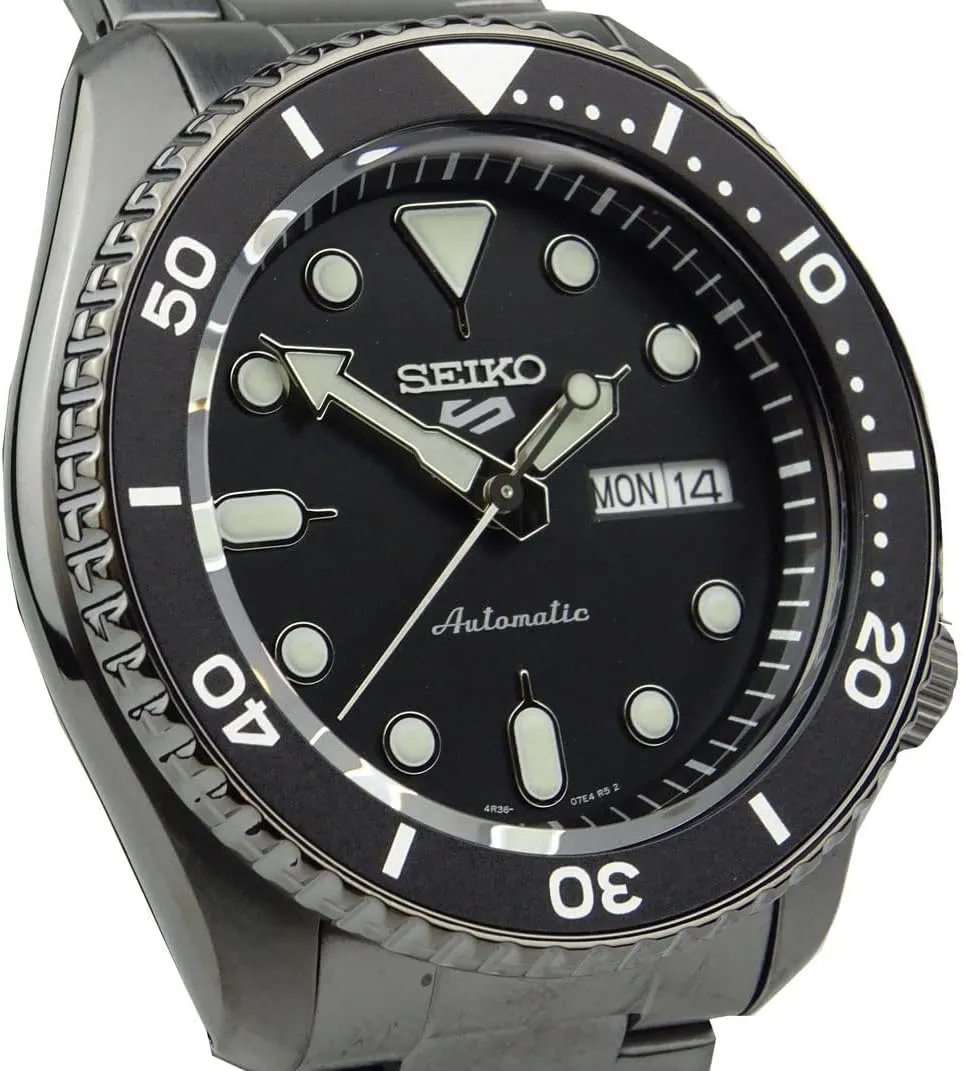 for Men - 5 Sports - cretaceous Day/Date Calendar, LumiBrite Hands and Markers, and Rotating Bezel, 100m Water-Resistant Seiko Automatic Watch 