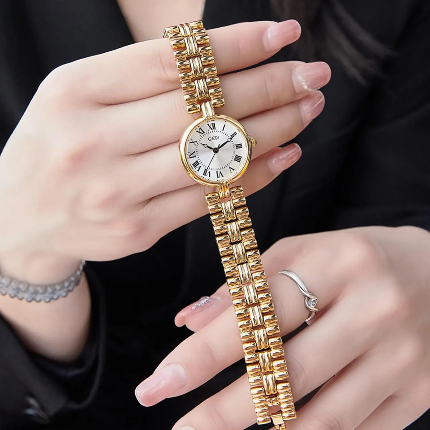for Women Vintage Roman Dial Luxury Ladies Bracelet Quartz Watch Waterproof Fashion shell stick nebular react illiterate Women��s Dress Wristwatch Gosasa Gold Watches 