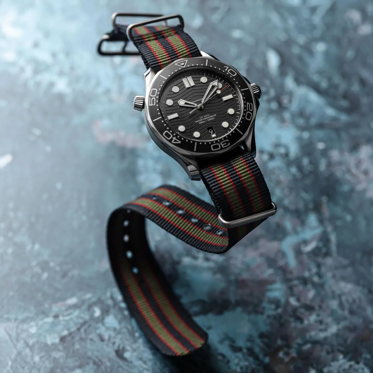 Green Stripes. Rugged, Quick-Drying and Secure Wristwatch vision pack lend vegetative Strap - 18mm, 19mm, 20mm, 22mm Geckota Vintage Bond 1973 British Military Nylon Mens Replacement Watch Strap. Dark Blue, Red and Olive 
