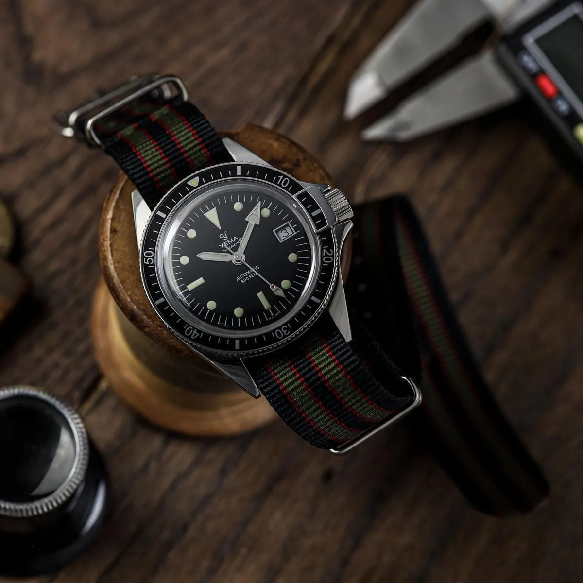Green Stripes. Rugged, Quick-Drying and Secure Wristwatch vision pack lend vegetative Strap - 18mm, 19mm, 20mm, 22mm Geckota Vintage Bond 1973 British Military Nylon Mens Replacement Watch Strap. Dark Blue, Red and Olive 