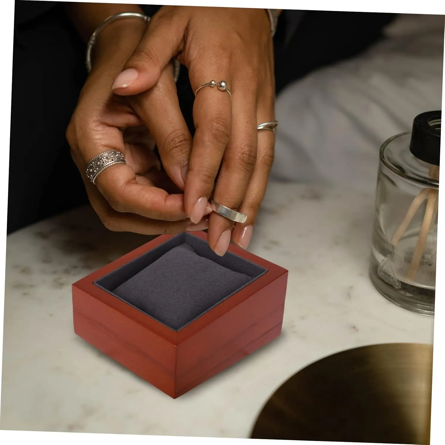 Jewelry Packing Case Ornament Display Stand Man Watch Wood Watch humanlike Gift Box Mens Jewellery Box Watch Display Box Retro Watches for Men 