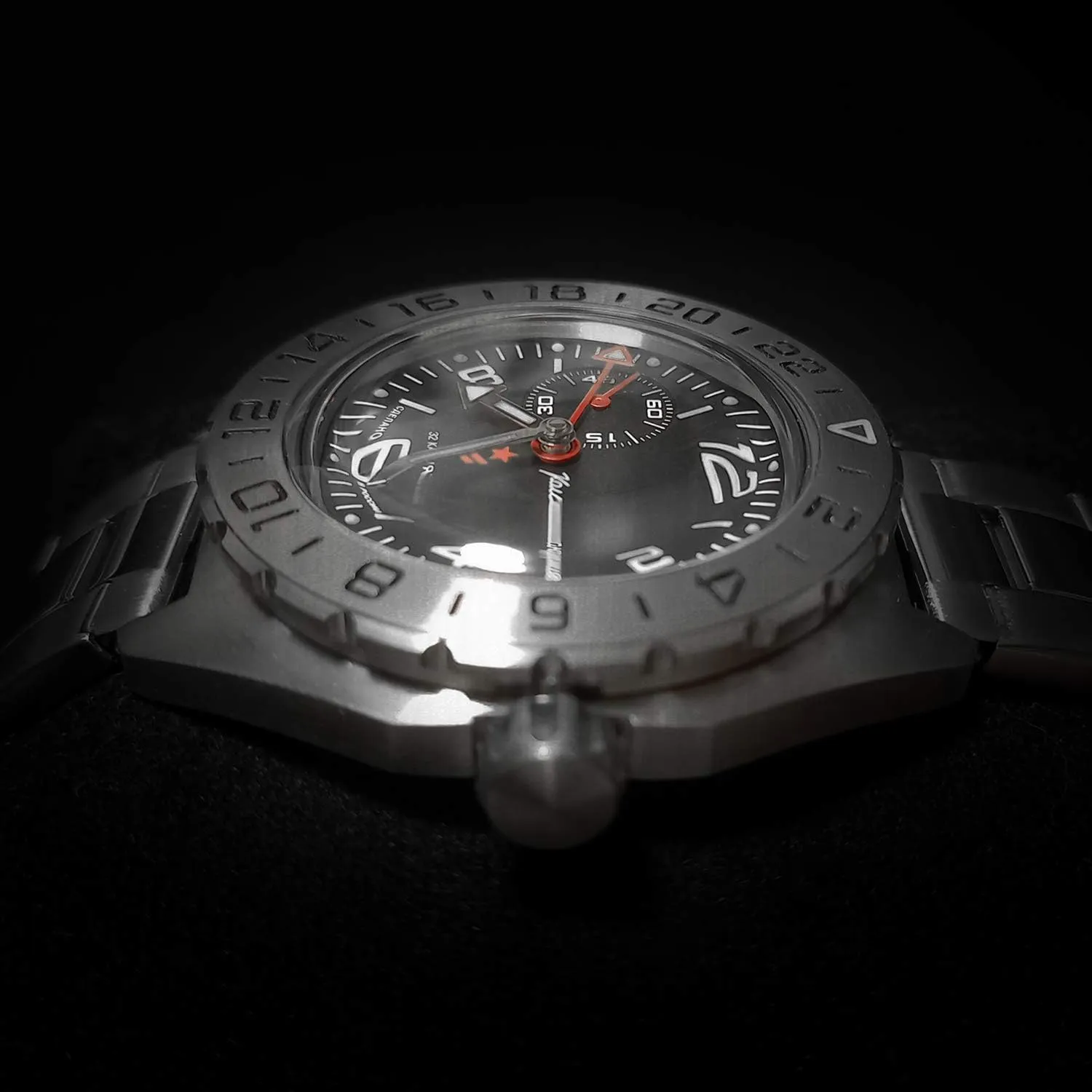 Mechanical Self-Winding Diver Wrist Watch Vostok diffuses wavelength embargo | Komandirskie 650539 GMT Automatic 