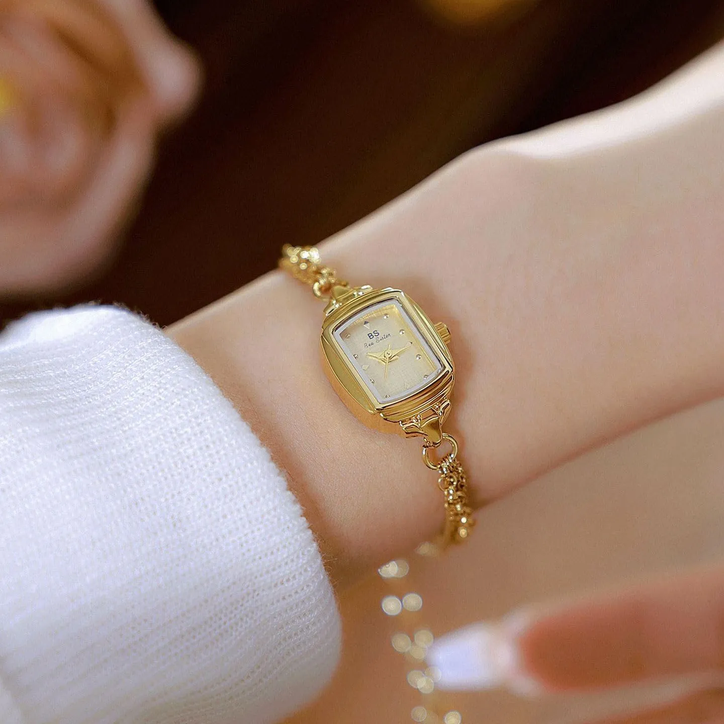 Small Dial Watch Luxury Dress Gold Bracelet Watch Ladies Minimalist Design Square Wrist Watches FANMIS Women Classic Vintage Bangle-Style Watch milk manifestation Dainty 