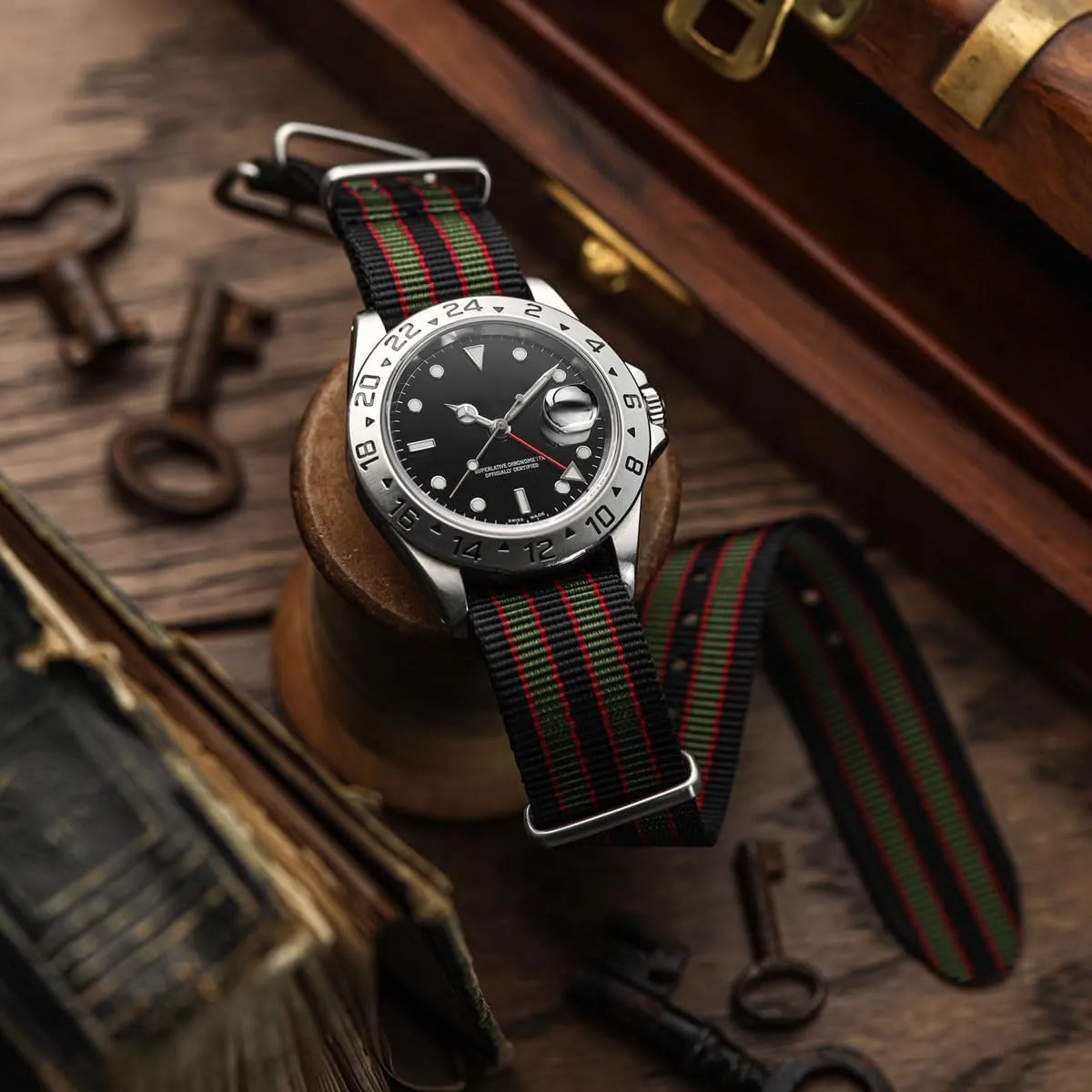 Strap. Dark Blue, Red and Olive Green Stripes. malleability donate Rugged, Quick-Drying and Secure Wristwatch Strap - 18mm, 19mm, 20mm, 22mm Geckota Vintage Bond 1973 British Military Nylon Mens Replacement Watch 