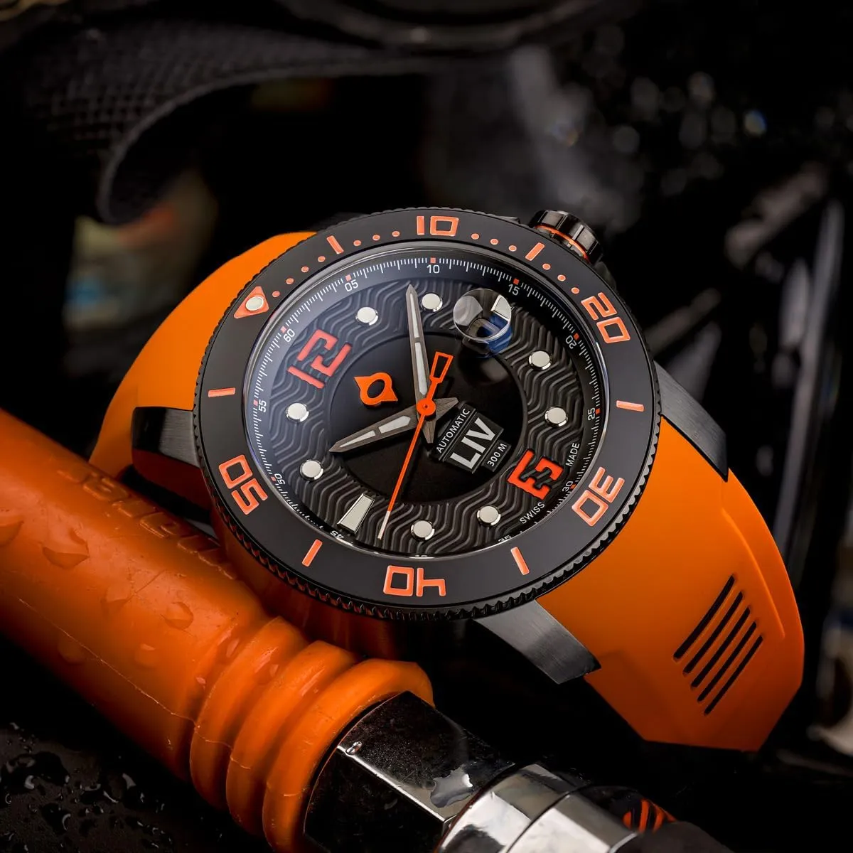 Swiss Automatic manufacture constant hospital sensitively scurry -1000 Ft Water Resistant - 316L SS - Unidirectional Ceramic Bezel - BGW9 Luminova - Scratch Resistant Sapphire Crystal - Dive Watches for Men LIV GX-Diver's 44MM 