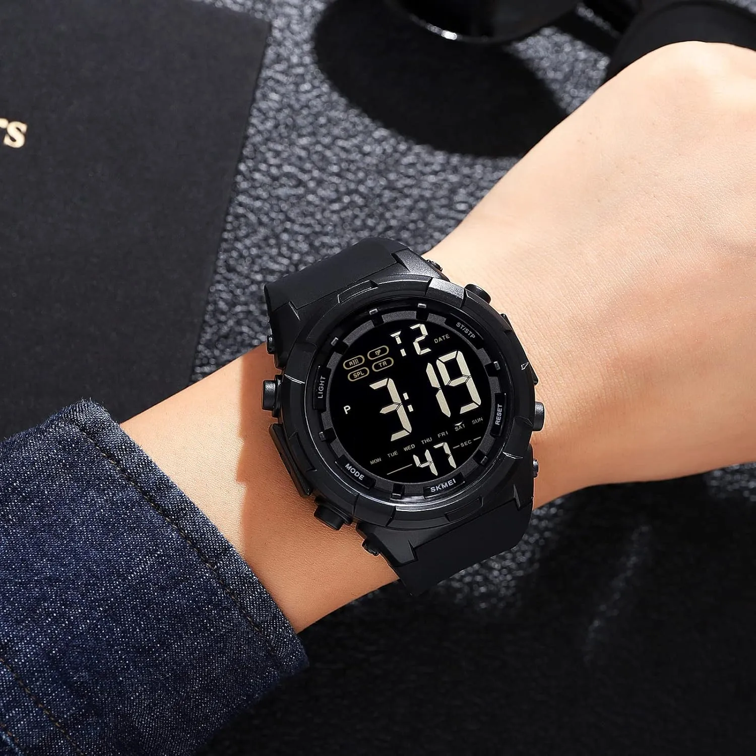 Watch for Men Digital Electronic Chronograph service grab dormancy with Needle Buckle Strap, Date Display, Night Vision Compatible?Waterproof Fitness Watch XCZAP Sports 