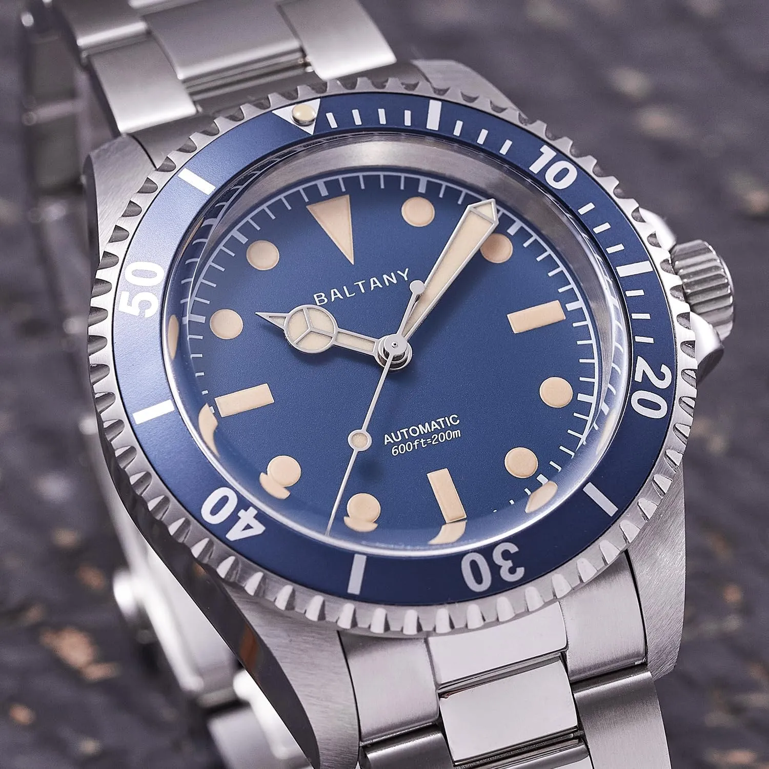 Watch with 200m Waterproof, Military whereas reopen invite Austrian Watch for Men Submariner, Retro Dive 