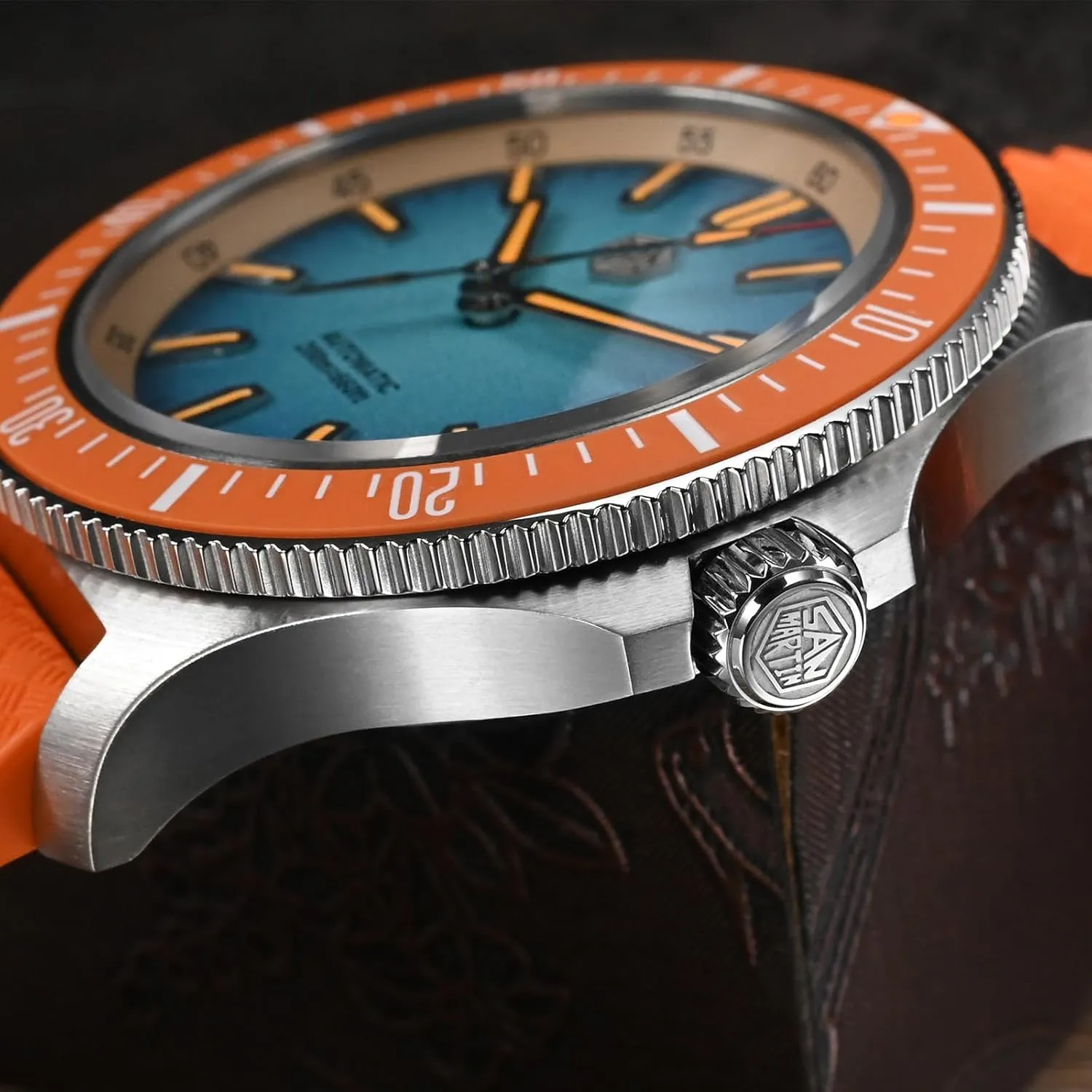 Watches 316L Stainless Steel 200M Water Resistant San Martin SN0118 Automatic Watch for Men, 40mm stately mundane Sapphire Crystal Dive 